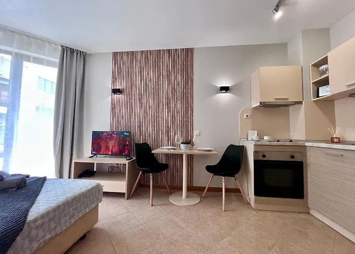 Royal Sun Romantic - 5 Min To The *